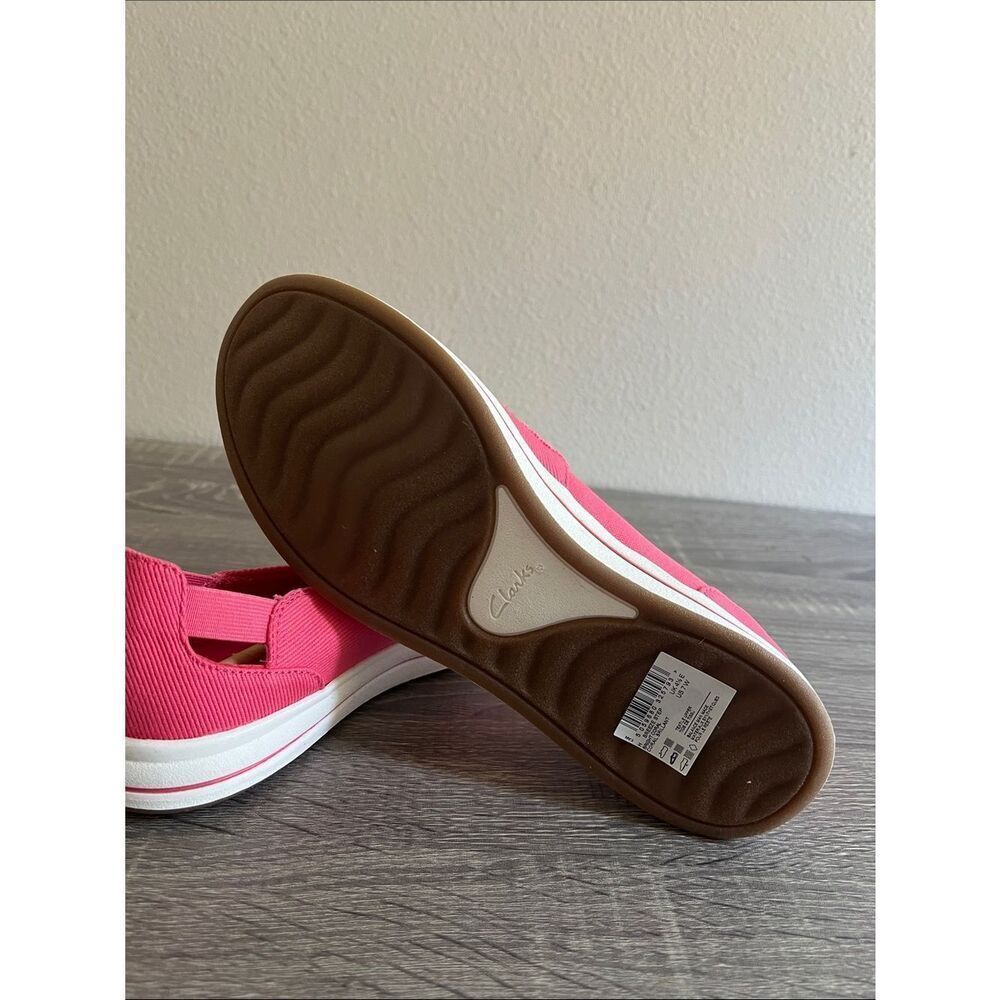 New Clarks Cloudsteppers Slip On Canvas Comfort Sneakers Women’s 7W - Picture 5 of 6